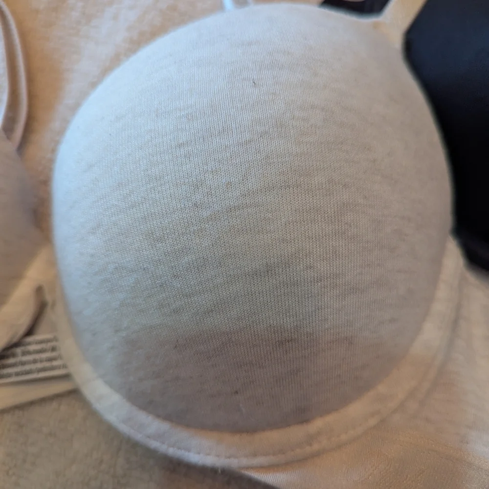 SOLD! Victoria's Secret Black and Cream Bra Duo - Picture 2 of 5